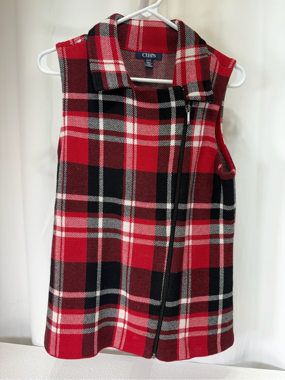 Chaps Red Black White Plaid Sleeveless Zip Vest 4068